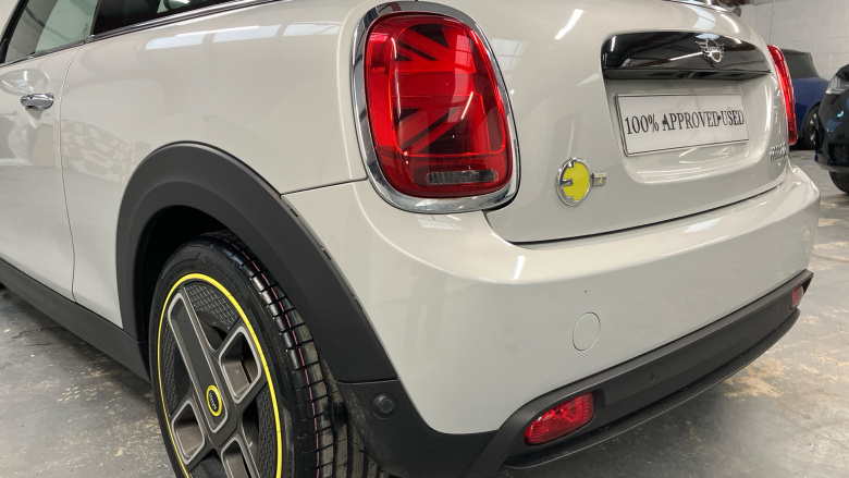 MINI Hatchback 135kW Cooper S Level 2 33kWh 3dr Auto Electric Hatchback